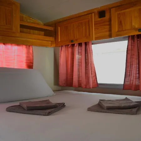 Italia 90 Caravans * 多马索