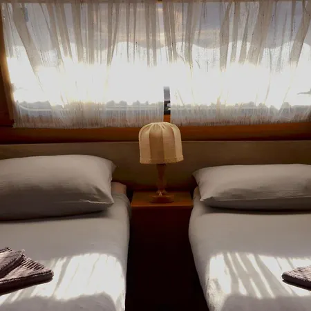 Italia 90 Caravans Kemping