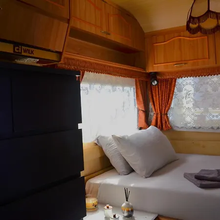 Italia 90 Caravans 营地 多马索