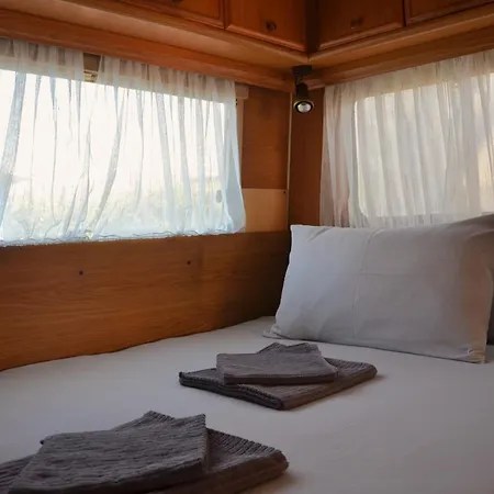 Kemping Italia 90 Caravans Domaso