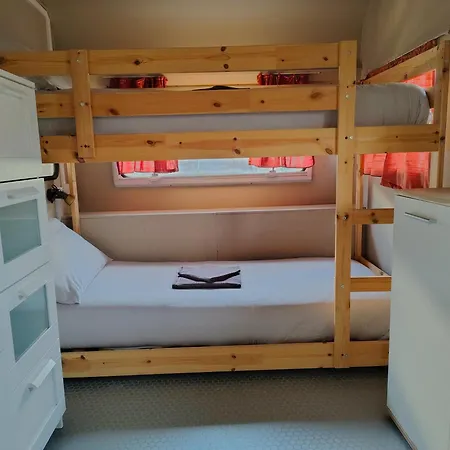 Kemping Italia 90 Caravans