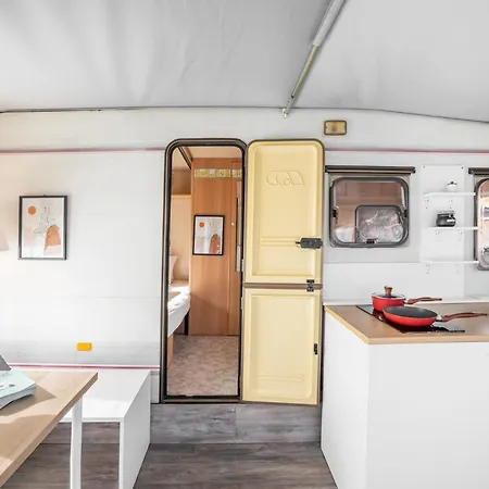Kemping Italia 90 Caravans Domaso